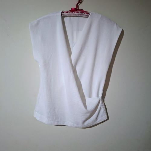 Zara white blouse new with tags, size S