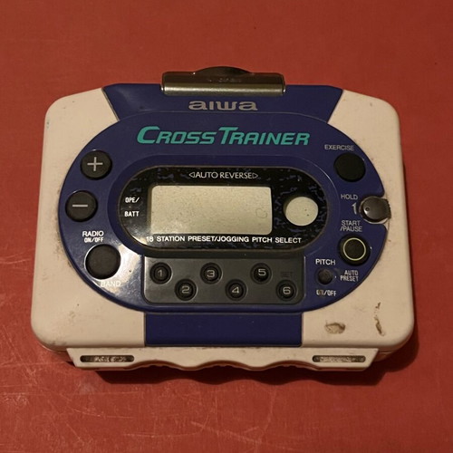 Aiwa Walkman Cross Trainer Sport AM/FM Stereo Radio Cassette Player HS-SP550 used