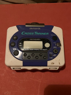 Aiwa Walkman Cross Trainer Sport AM/FM Stereo Radio Cassette Player HS-SP550 used