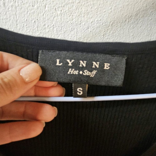 Lynne black rib dress like new, Small