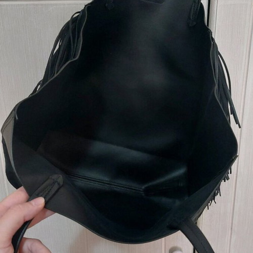 Victoria’s Secret shoulder bag used, black with fringes