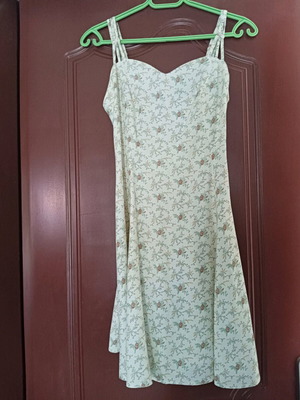 Dress with triple straps like new, colorful, size M