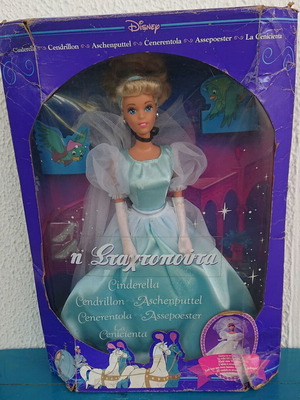 Collectible Cinderella doll Mattel 1991 new with Greek box
