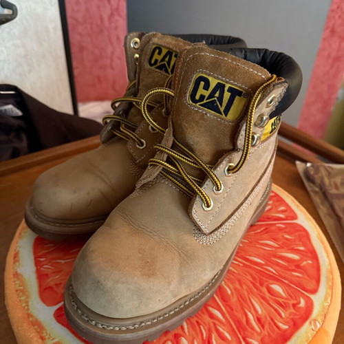 CAT boots size 37 like new, leather brown
