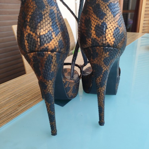 Sante platform sandals like new, size 39, black and gold
