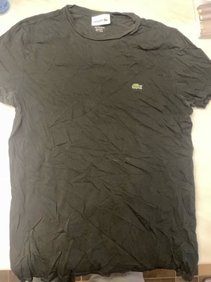 Lacoste t shirt like new, size M, black