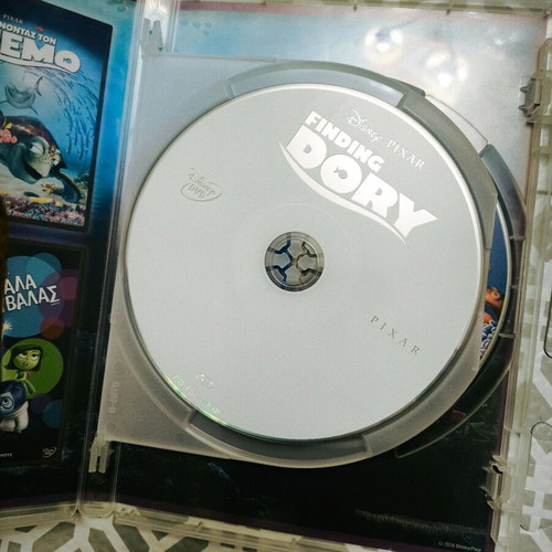 Blu-ray Finding Dory Disney kids movie like new, dubbed