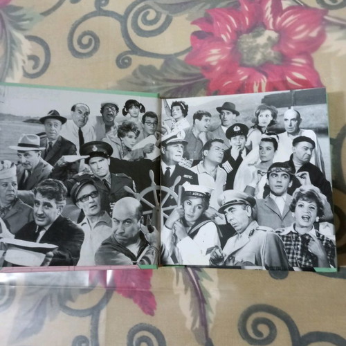Books Komodies kai Atakes used, in good condition