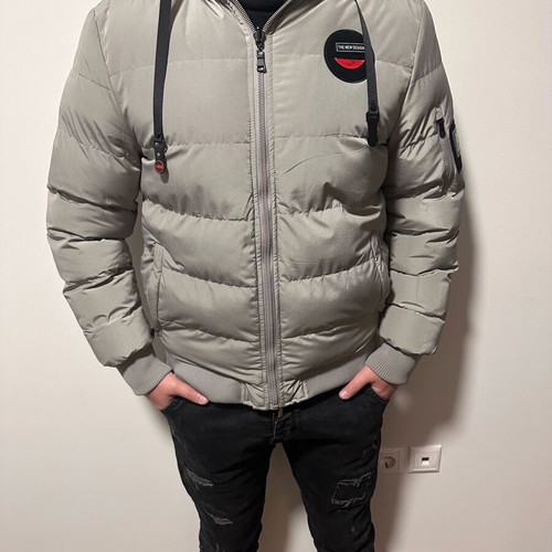 Men's gray puffer jacket size Large like new