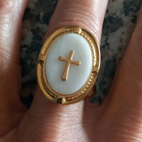 Faux adjustable ring like new