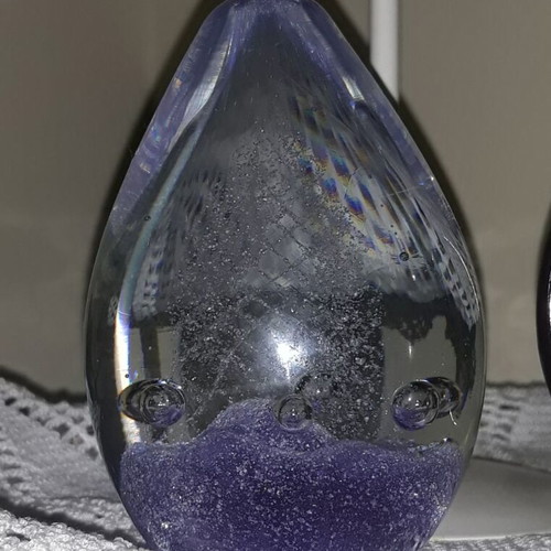 Alexandrite glass paperweight used, 578 g weight, 10 cm height