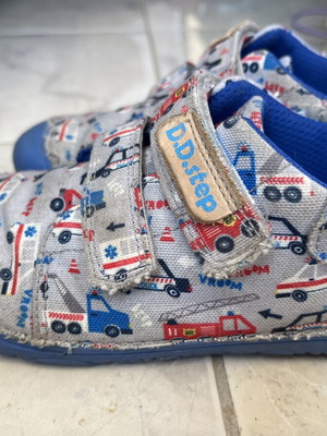 Barefoot DD Step sneakers size 31 used, gray and blue