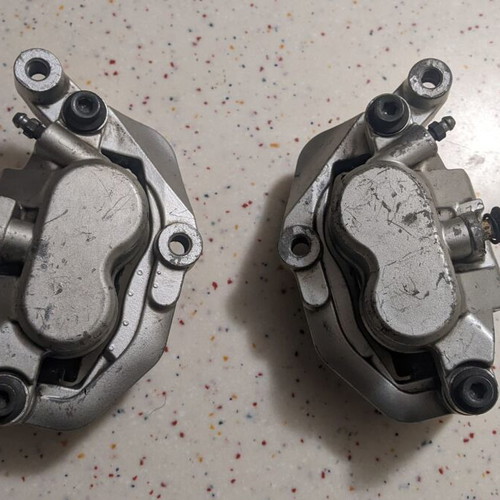 Yamaha δαγκάνες και τακάκια μεταχειρισμένα για Drag Star 650, Royal Star 1300, Wild Star 1600/1700