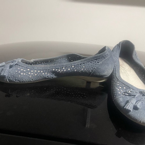 Women’s ballet flats like new, size 41, blue suede
