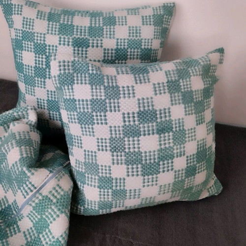 Woven traditional pillows like new, set of 2, 50x50 cm