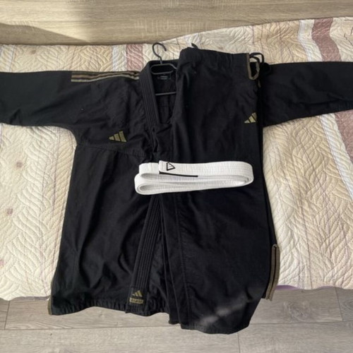 Adidas Brazilian Jiu Jitsu gi like new, size A2, black