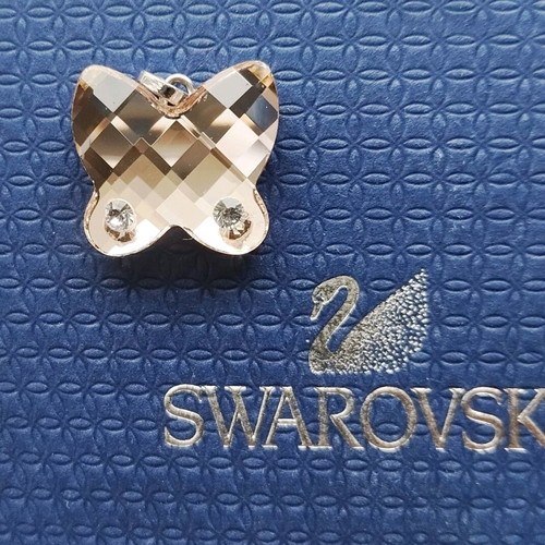 Σετ 2 κρυστάλλινων μενταγιόν Swarovski σαν καινούργιο, ροζ και τιρκουάζ