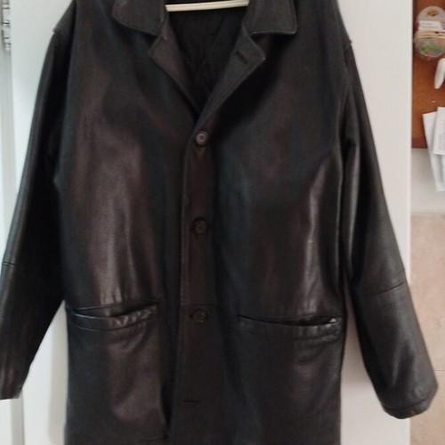 Leather jacket like new, size No50, black, with pocket damage