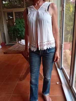 Lace blouse size S, like new, white cotton summer top