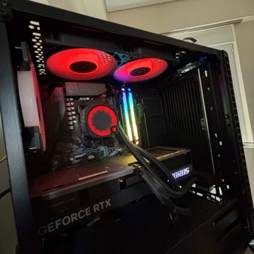 Gaming PC with RTX 4060, Ryzen 7 5700X, 16GB RAM, 1TB SSD, water cooling