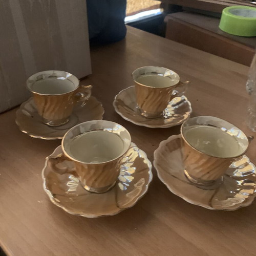 Vintage cup set used, 4 cups with saucers plus 2 extra cups