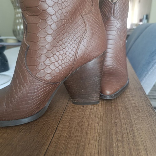 Sante leather ankle boots with snake/croc effect, size 38, brown