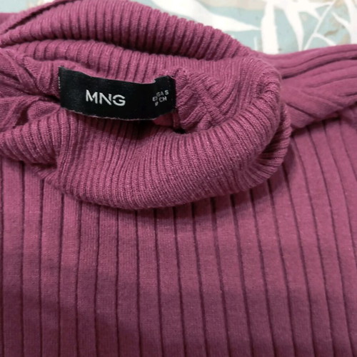 Purple turtleneck like new, size S