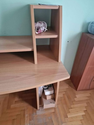 Computer desk used in good condition