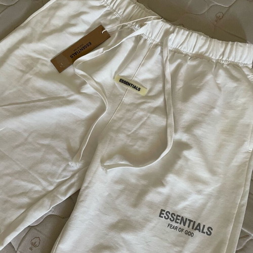 Fear Of God Essentials Shorts white new with tag
