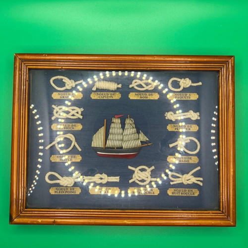 Decorative nautical frame used with knots 21x16