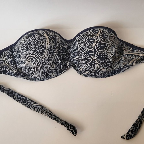 Vintage bikini top like new, fits size S/M