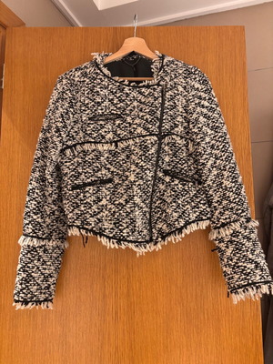 Zara jacket like new, size M, black and white