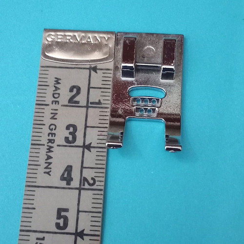 Presser foot for home sewing machine new with 5 holes for cord
