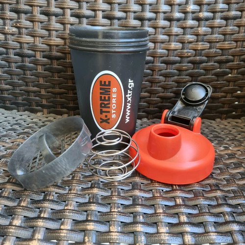 Shaker barely used, fully functional