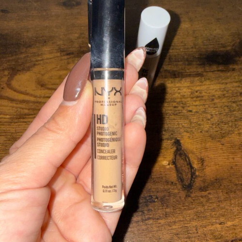 Set of 4 used Maybelline and Nyx concealers