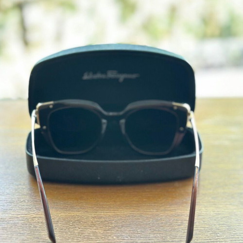 Salvatore Ferragamo women's glasses like new, Italian