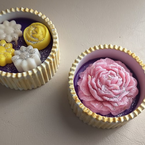 Handmade soy candles with Madagascar vanilla scent in porcelain holder