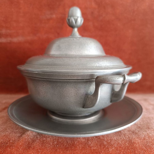 Vintage pewter soup tureen and tray from France like new