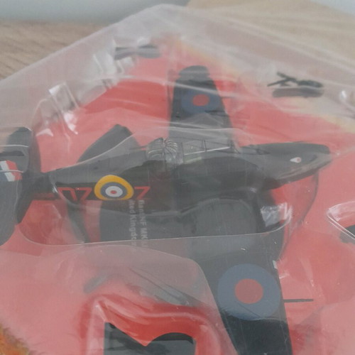 Metal fighter plane of World War II Deagostini new