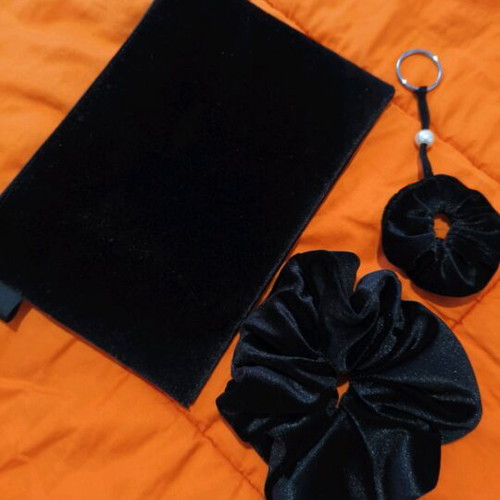Handmade velvet toiletry bag new with free scrunchie and keychain