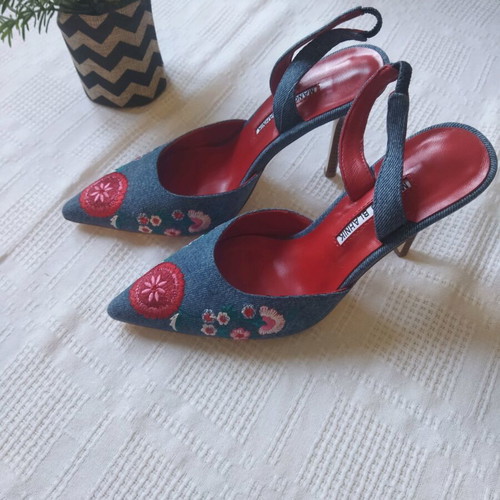 Jean pumps new with floral embroidery, size 39