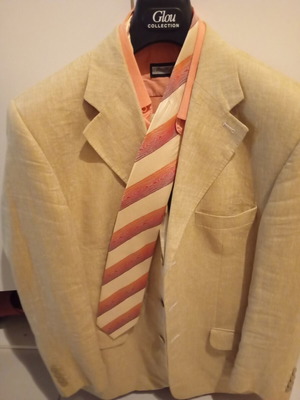 Berto Lucci men's suit beige like new, includes shirt and tie