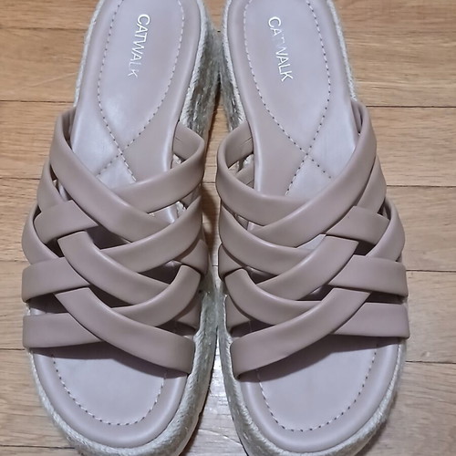 Catwalk flatform sandals size 41 used, beige