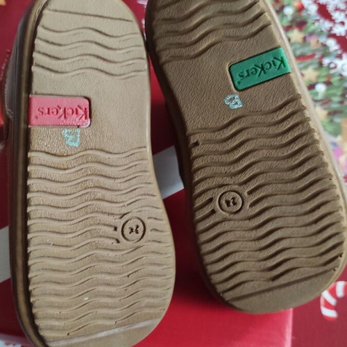 Kickers boots size 24 like new, beige