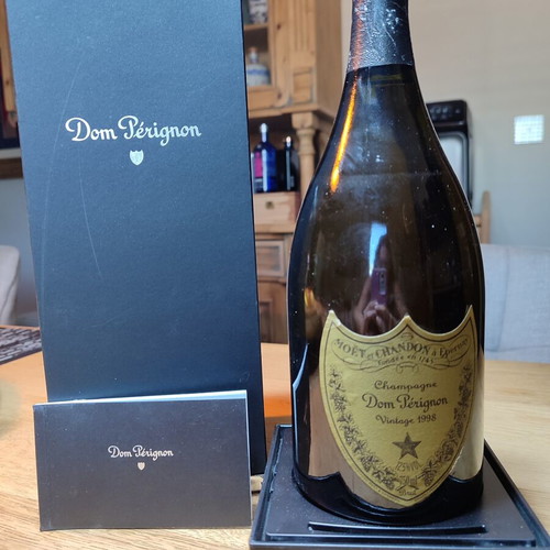 Dom Perignon 1998 champagne bottle like new
