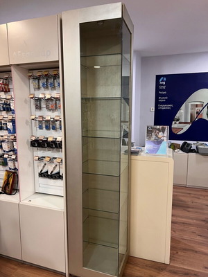 Showcase cabinet like new with glass and lighting