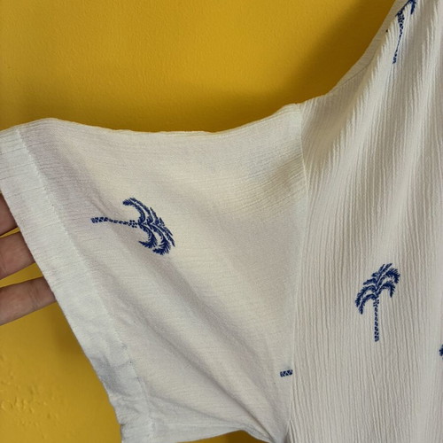 H&M Blue Palm Tree Cropped Resort Shirt like new