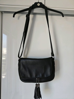 Black crossbody bag like new