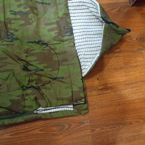 Military sleeping bag new, Woodland camouflage, envelope type with carrying sack