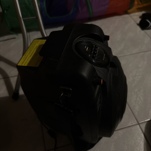 Akai ABTS-806 speaker like new with 8" woofer and USB SD inputs